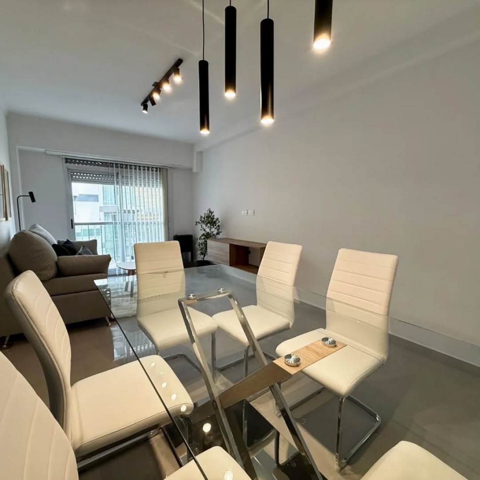VENTA 3 AMBIENTES A LA CALLE CON BALCON