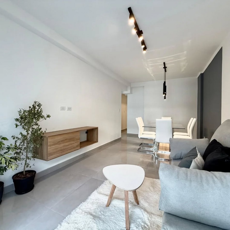 VENTA 3 AMBIENTES A LA CALLE CON BALCON
