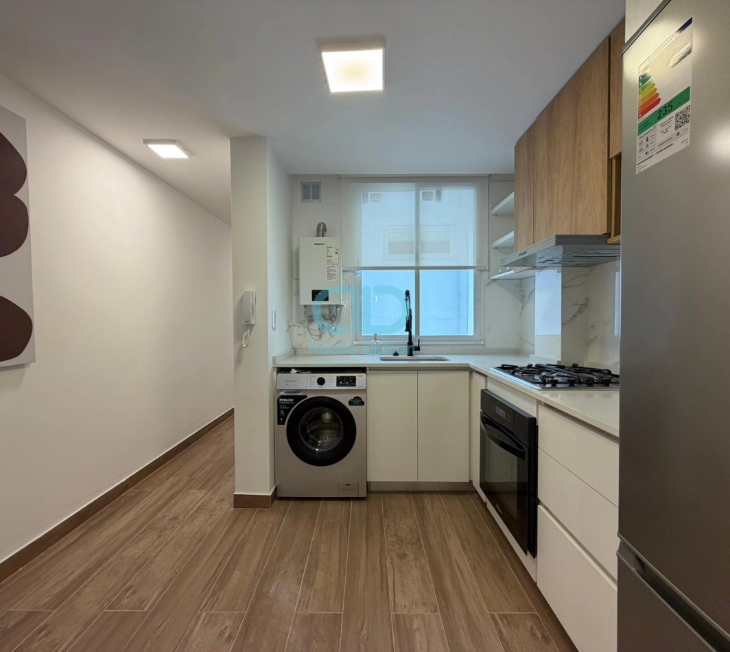 VENTA 2 AMBIENTES CON BALCON A LA CALLE