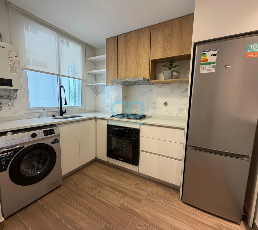 VENTA 2 AMBIENTES CON BALCON A LA CALLE