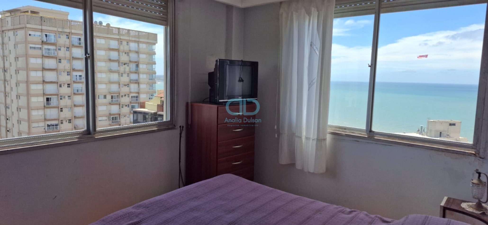 VENTA 4 AMBIENTES- DEPENDENCIA Y COCHERA - VISTA AL MAR 