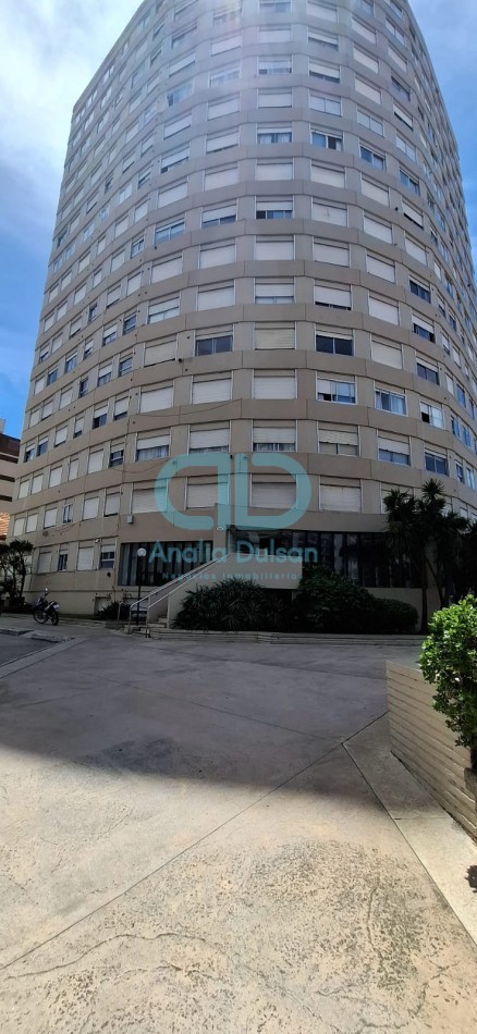 VENTA 4 AMBIENTES- DEPENDENCIA Y COCHERA - VISTA AL MAR 
