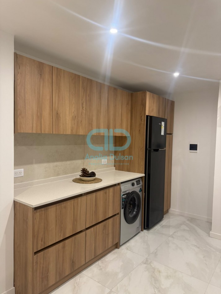 VENTA 3 AMBIENTES CON ESPACIO DE COCHERA