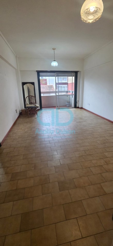 VENTA 3 AMBIENTES - ESPACIO COCHERA 