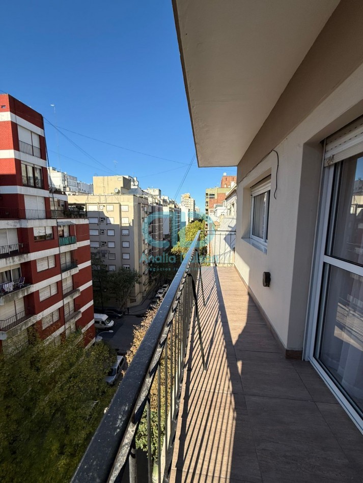 VENTA 3 AMBIENTES CON BALCON CORRIDO