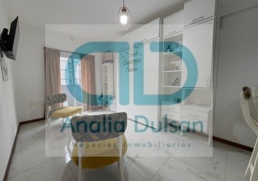 VENTA UN AMBIENTES CON BALCON A LA CALLE