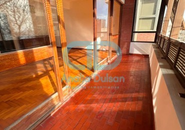 ALQUILER TRES AMBIENTES CON BALCON AL FRENTE